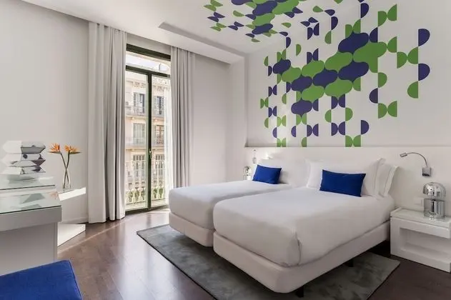 Tek Büyük veya İki Ayrı Yataklı Oda, Balkon
