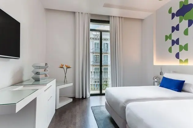 Tek Büyük veya İki Ayrı Yataklı Oda, Balkon