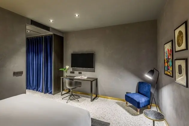 Basic Tek Büyük Yataklı Oda