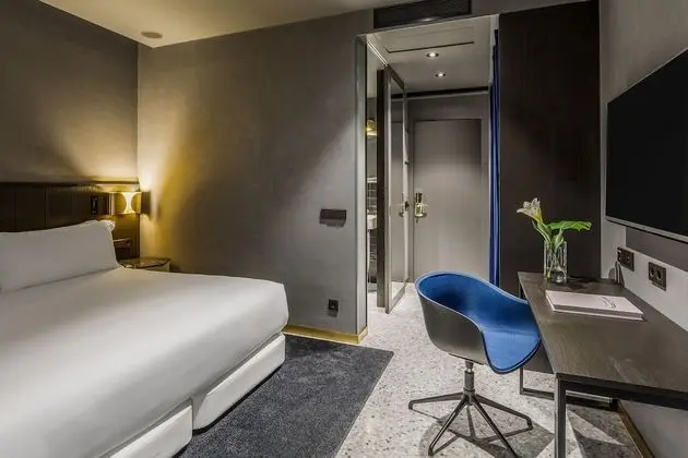 Basic Tek Büyük Yataklı Oda