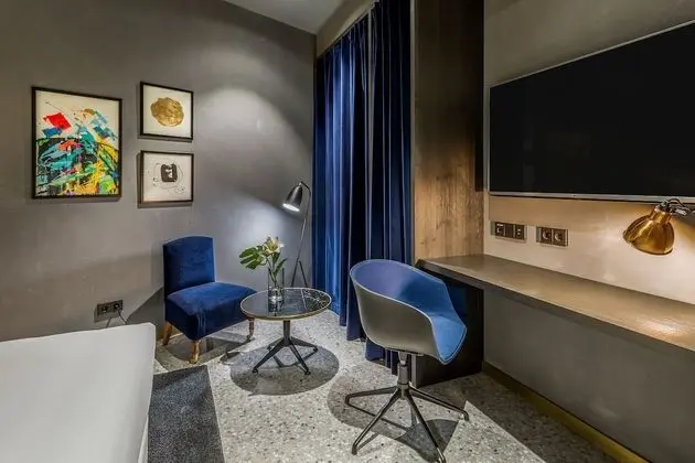 Basic Tek Büyük Yataklı Oda