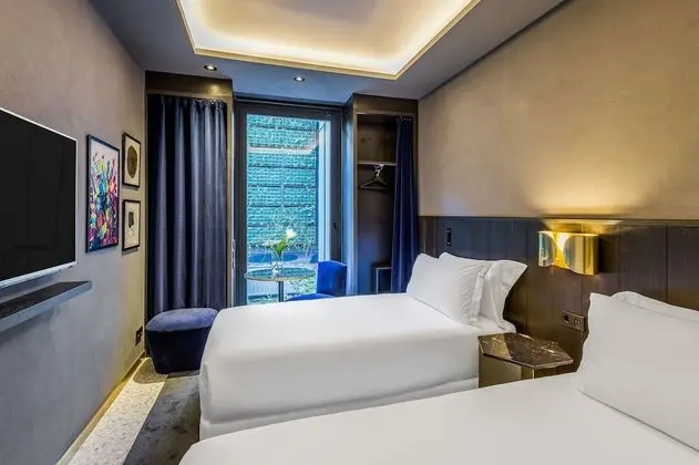 Standard Tek Büyük Yataklı Oda