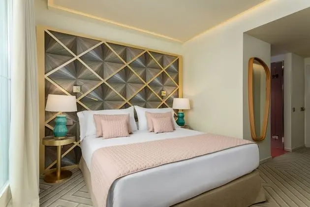 Standard Oda (View)