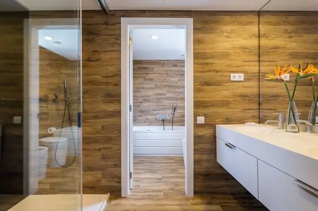 Süit (Atico Suite with Jacuzzi)