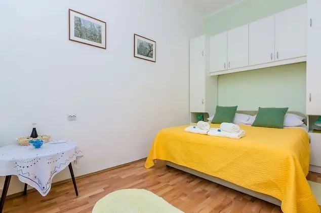 Tek Büyük Yataklı Oda (Double Room with patio and sea view)