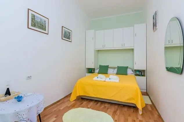 Tek Büyük Yataklı Oda (Double Room with patio and sea view)