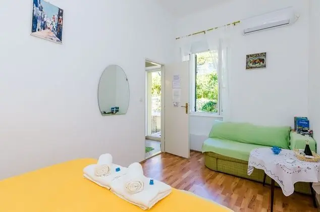 Tek Büyük Yataklı Oda (Double Room with patio and sea view)