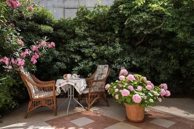 Tek Büyük Yataklı Oda (Double Room with Terrace)