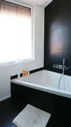 Tek Büyük Yataklı Oda, Ortak Banyo