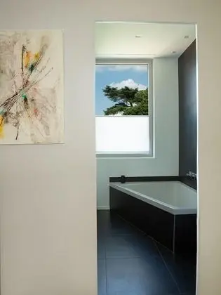 Tek Büyük Yataklı Oda, Ortak Banyo