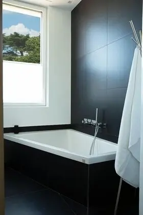 Tek Büyük Yataklı Oda, Ortak Banyo