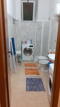 Tek Büyük Yataklı Oda, Ortak Banyo