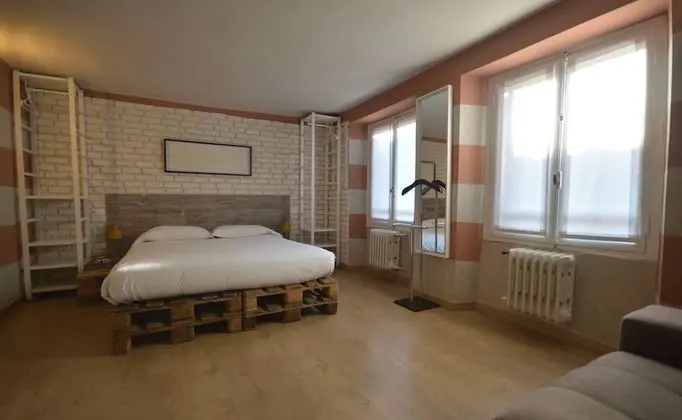 Dört Kişilik Oda, Özel Banyo (Room 8)