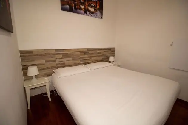 Economy Tek Büyük veya İki Ayrı Yataklı Oda, Banyolu/Duşlu (Rensi 1, no air-conditioning, no TV)