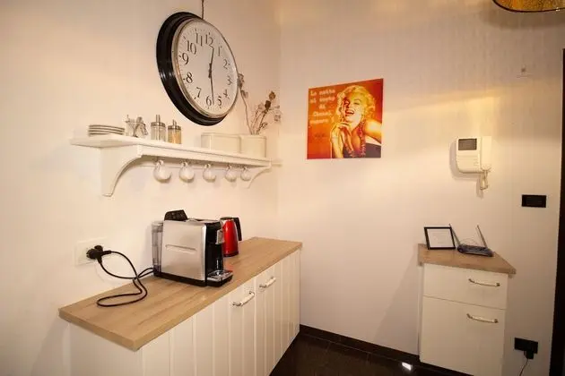 Economy Tek Büyük veya İki Ayrı Yataklı Oda, Banyolu/Duşlu (Rensi 1, no air-conditioning, no TV)