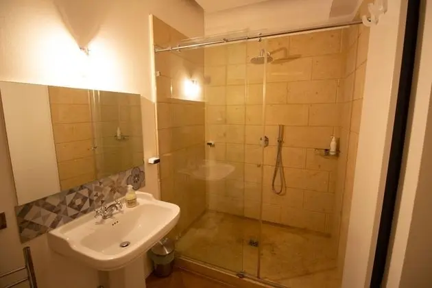 Tek Büyük Yataklı Oda, Özel Banyo