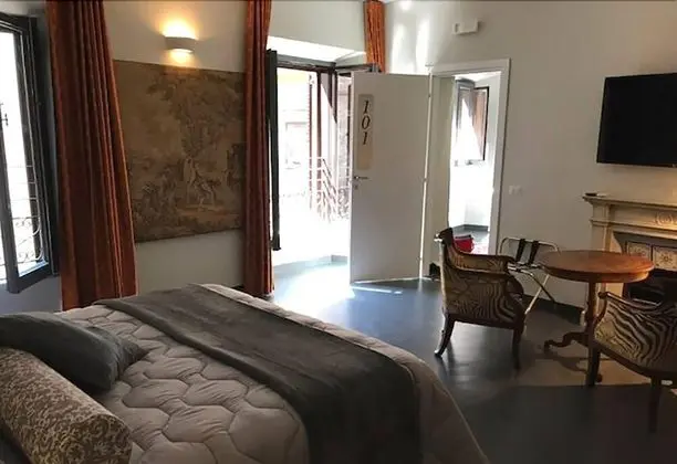 Classic Tek Büyük veya İki Ayrı Yataklı Oda