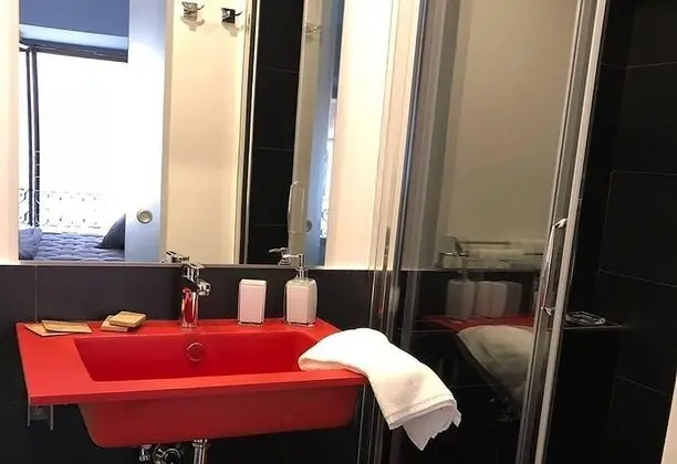 Comfort Tek Büyük veya İki Ayrı Yataklı Oda