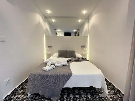 Design Tek Büyük Yataklı Oda
