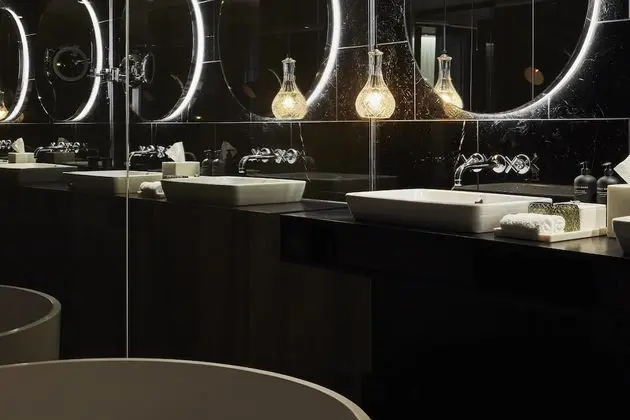 Süit, 1 Çift Kişilik Yatak, Balkon (Roomers Suite)