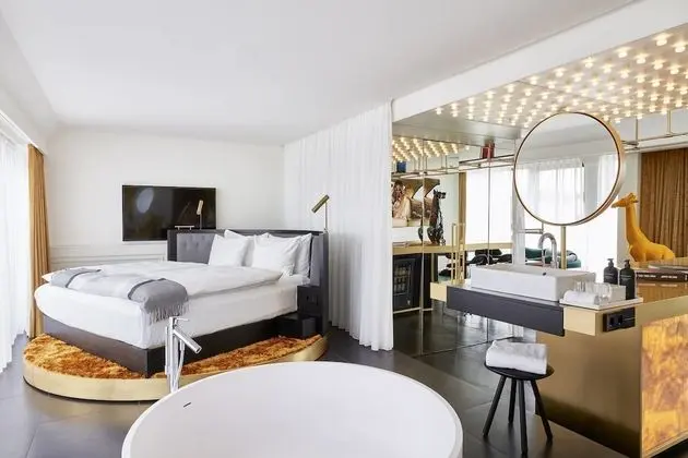 Süit, 1 Çift Kişilik Yatak, Balkon (Roomers Suite)