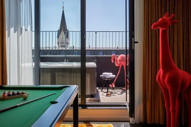 Süit, 1 Çift Kişilik Yatak, Balkon (Roomers Suite)