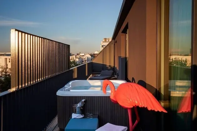 Süit, 1 Çift Kişilik Yatak, Balkon (Roomers Suite)