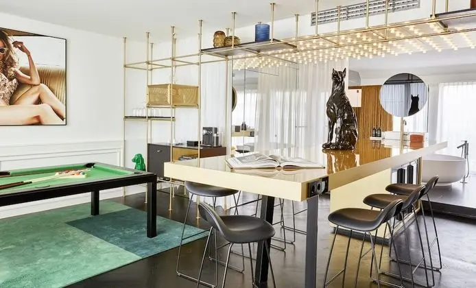 Süit, 1 Çift Kişilik Yatak, Balkon (Roomers Suite)