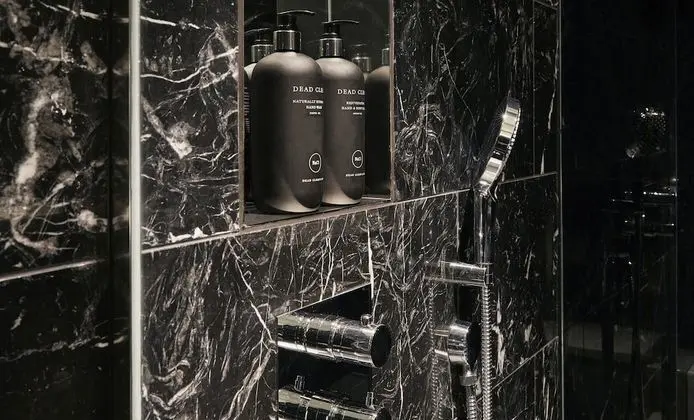 Süit, 1 Çift Kişilik Yatak, Balkon (Roomers Suite)