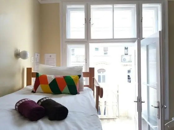 Bed in 6-Bed Shared Dormitory Room