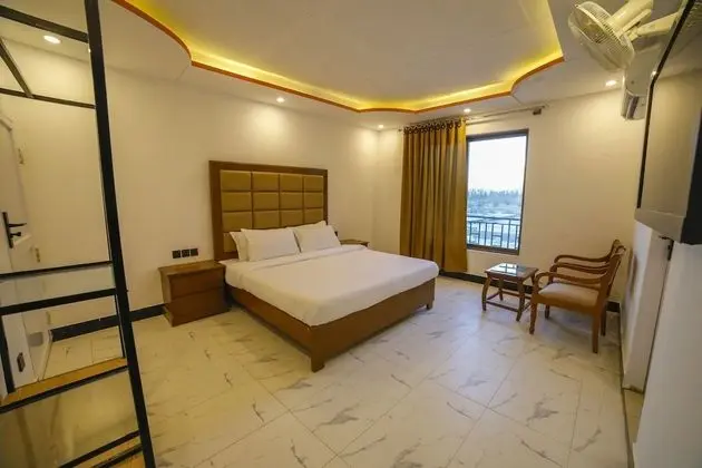 Deluxe Tek Büyük Yataklı Oda