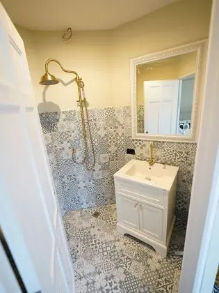 Superior Oda, 1 Büyük (Queen) Boy Yatak, Sigara İçilmez, Özel Banyo
