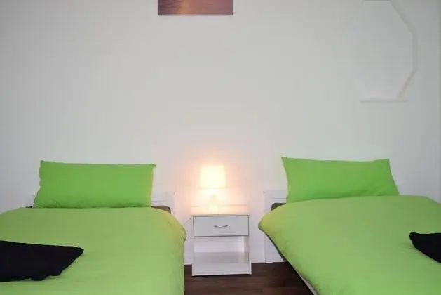 Tek Büyük veya İki Ayrı Yataklı Oda