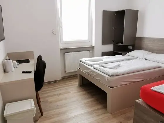 Üç Kişilik Oda