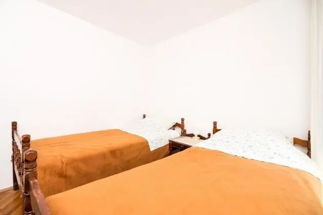 İki Ayrı Yataklı Oda (Twin Room with Shared Bathroom)