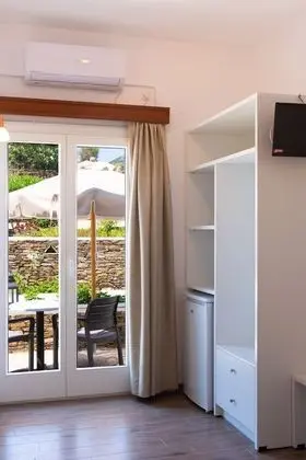 Tek Büyük veya İki Ayrı Yataklı Oda, Bahçe Manzaralı