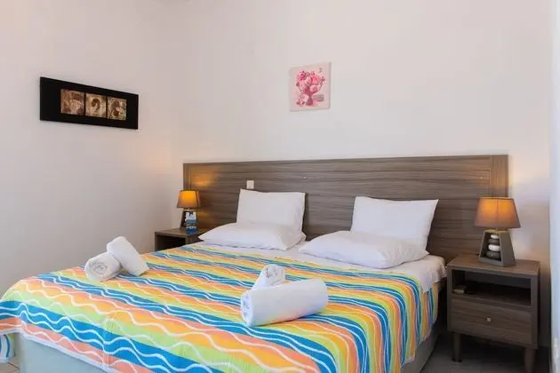 Tek Büyük veya İki Ayrı Yataklı Oda, Deniz Manzaralı