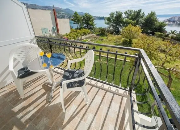 Apart Daire, Teras, Deniz Manzaralı