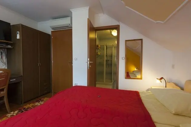 Classic Tek Büyük veya İki Ayrı Yataklı Oda