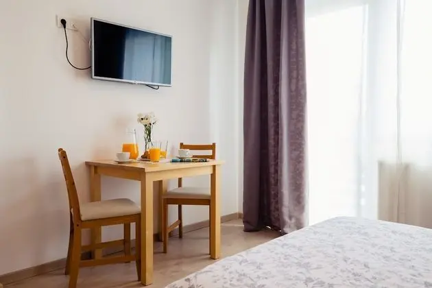 Standard Oda, Balkon, Havuz Manzaralı