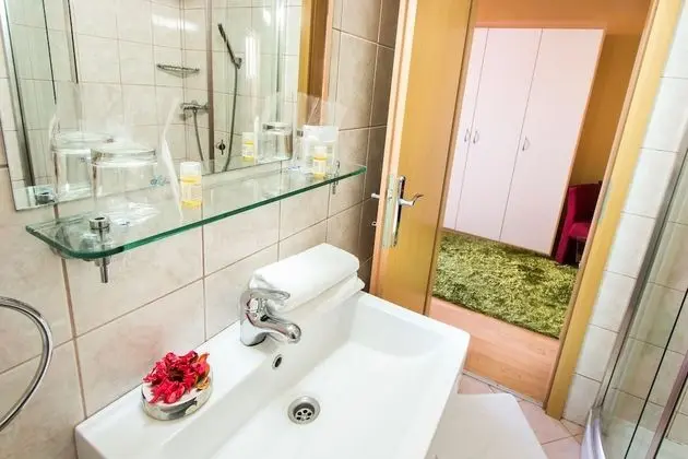 Comfort Üç Kişilik Oda, 1 Yatak Odası, Buzdolabı