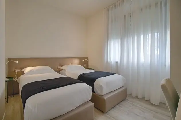 Superior Tek Büyük veya İki Ayrı Yataklı Oda