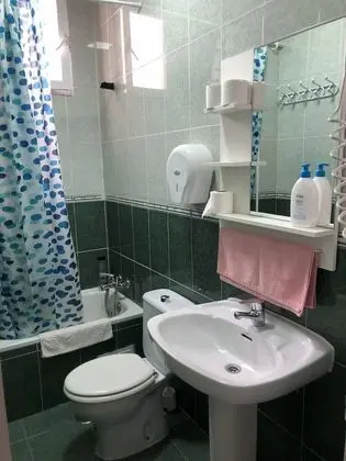 Economy Tek Büyük Yataklı Oda, 1 Çift Kişilik Yatak, Ortak Banyo