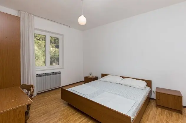 Basic Tek Büyük Yataklı Oda