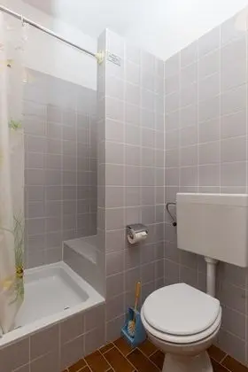 Basic Tek Büyük Yataklı Oda