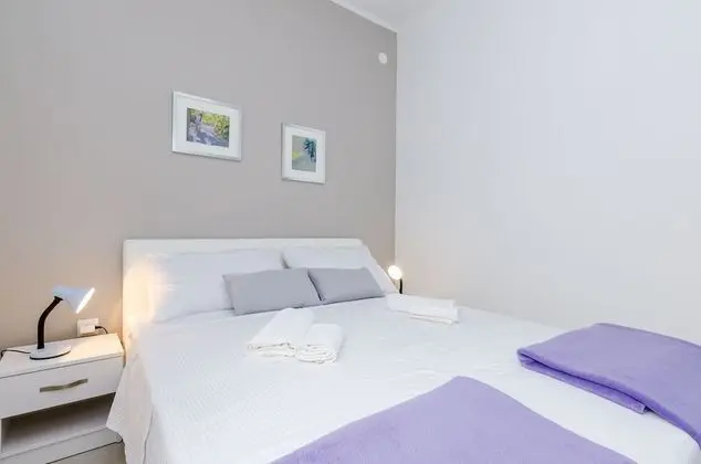 Tek Büyük Yataklı Oda (Double Room-1)