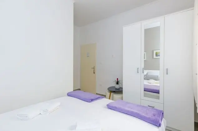 Tek Büyük Yataklı Oda (Double Room-1)