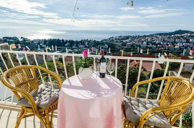 Tek Büyük Yataklı Oda (Double Room-1)