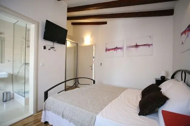 Tek Büyük Yataklı Oda