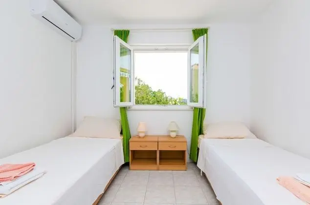 İki Ayrı Yataklı Oda, Veranda, Bahçe Manzaralı